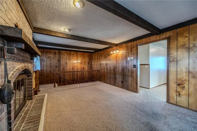 $483,500 | 957 Ff Highway, Napoleon, MO 64074