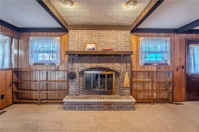 $483,500 | 957 Ff Highway, Napoleon, MO 64074