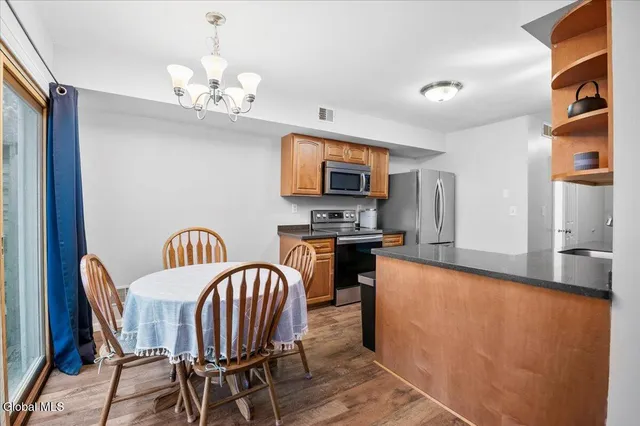 $304,900 | 40 Deer Run Drive, Milton, NY 12020