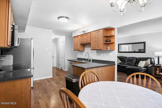 $304,900 | 40 Deer Run Drive, Milton, NY 12020