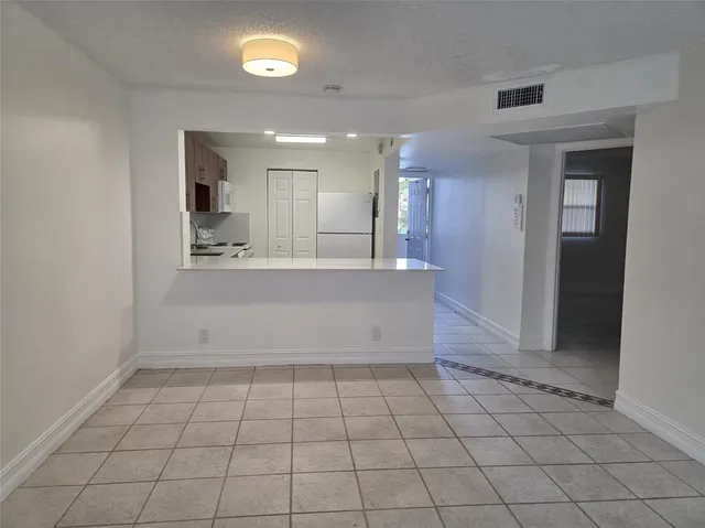 $1,900 | 8040 North Colony Circle, Unit 105, Tamarac, FL 33321