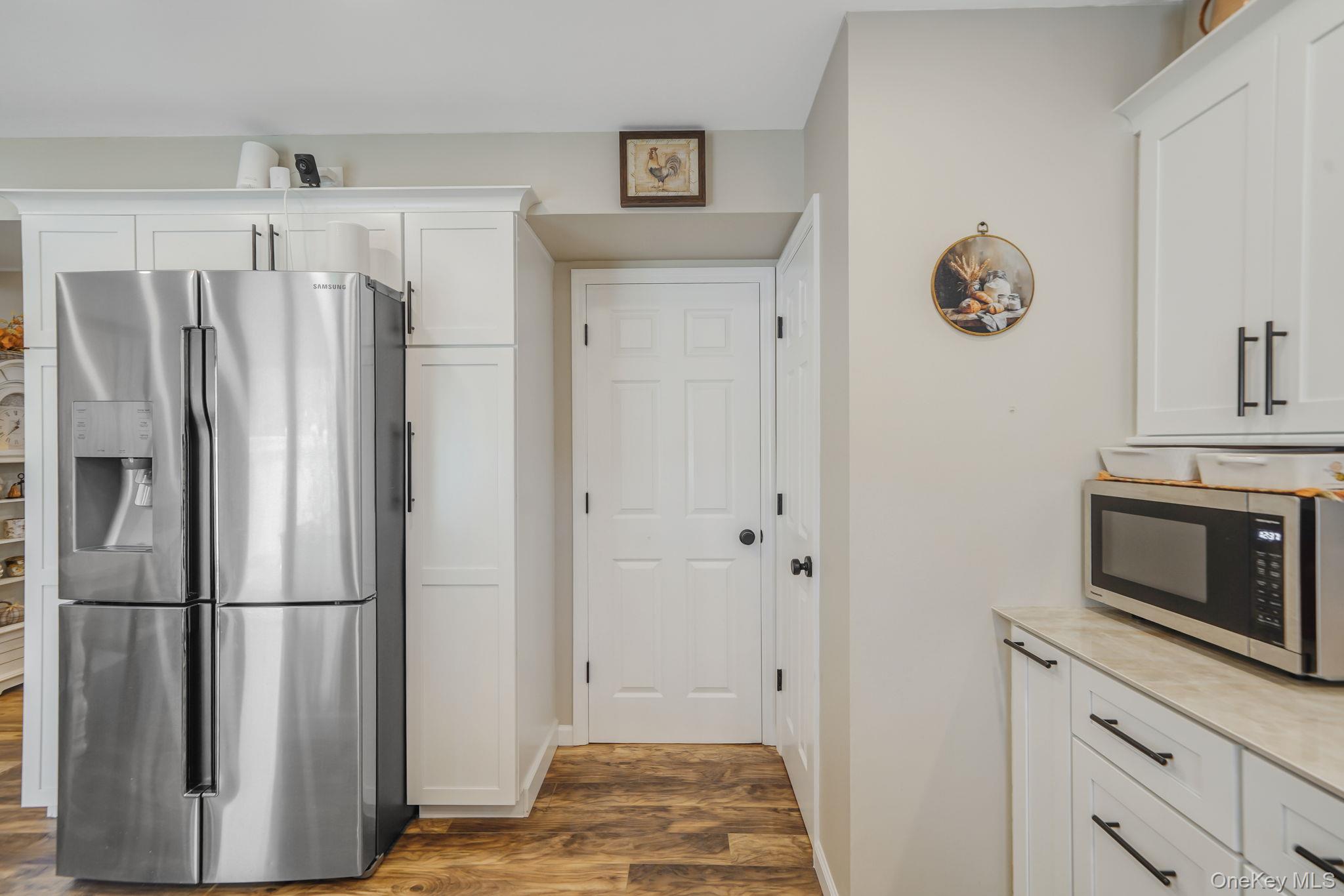 9 Penn Commons Yaphank, NY 11980 - Photo 4 of 34