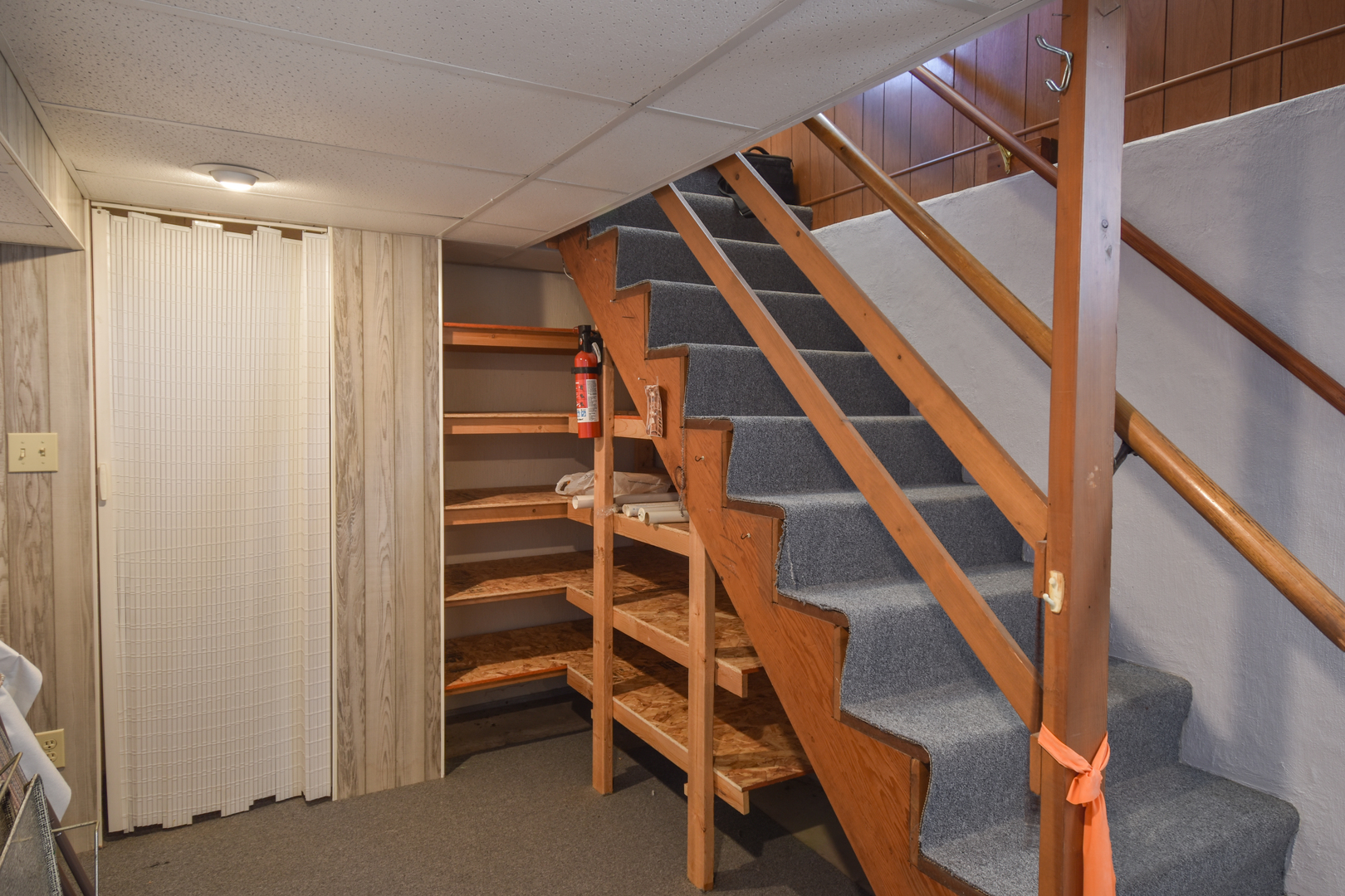 1542 East 18th Road Streator, IL 61364 - Photo 31 of 47 a view of walk in closet with empty racks