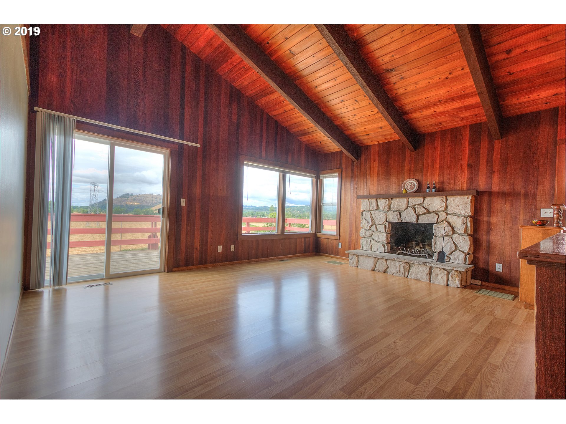 33188 Wilkins Road Eugene, OR 97408 - Photo 3 of 32 Gallery Image 3