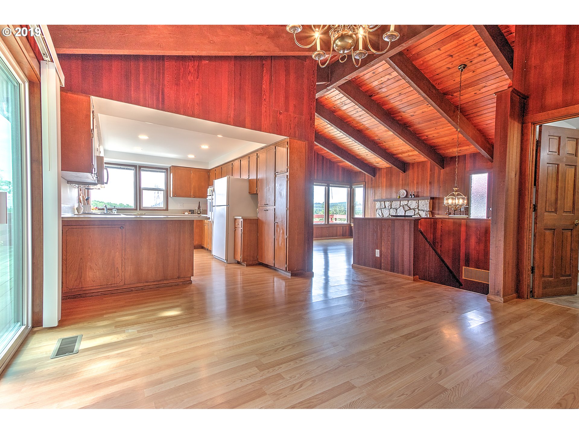 33188 Wilkins Road Eugene, OR 97408 - Photo 6 of 32 Gallery Image 6
