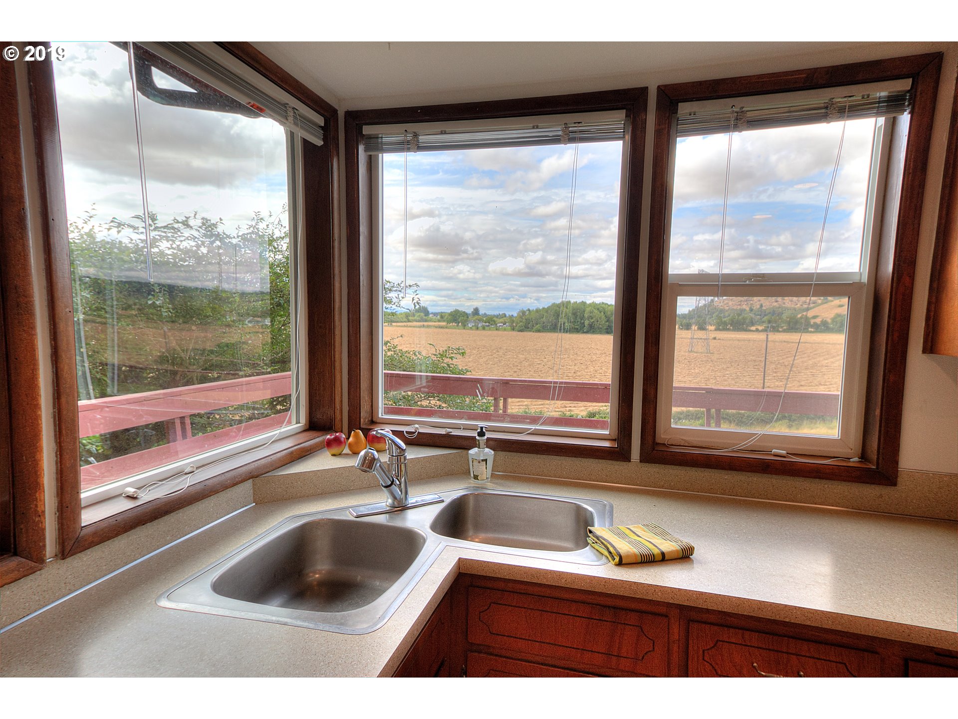33188 Wilkins Road Eugene, OR 97408 - Photo 10 of 32 Gallery Image 10