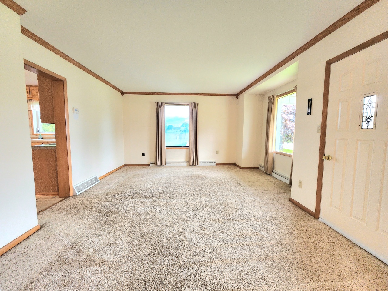 5609 Two Creeks Road Two Rivers, WI 54241 - Photo 3 of 45 Living room
