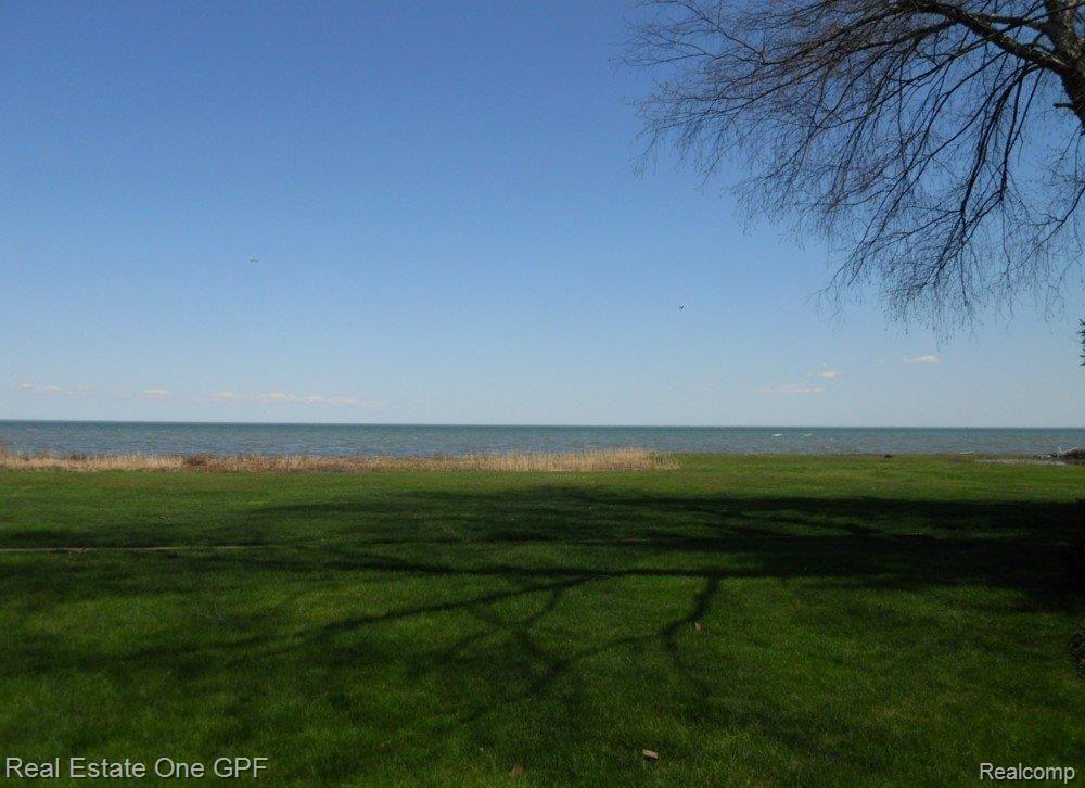 866 Lake Shore Road Grosse Pointe, MI 48236 - Photo 24 of 25 24 459 waterfront