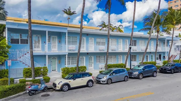 $1,800 | 635 8th Street, Unit 205, Miami Beach, FL 33139