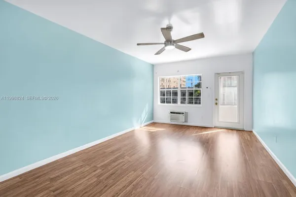 $1,800 | 635 8th Street, Unit 205, Miami Beach, FL 33139