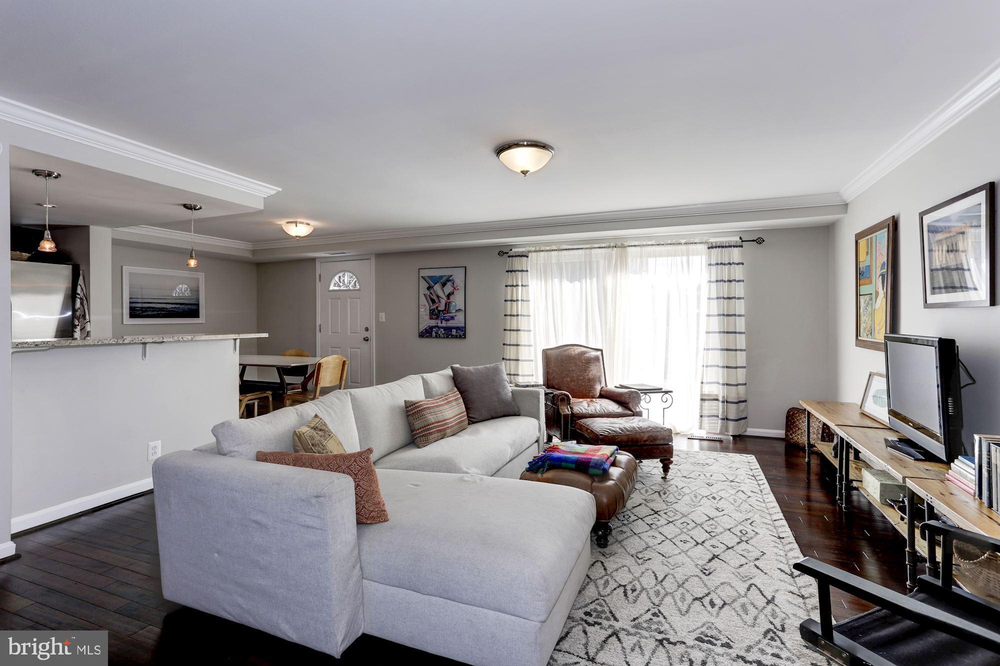 1331 I Street Northeast Washington, DC 20002 - Photo 4 of 41 Living Room