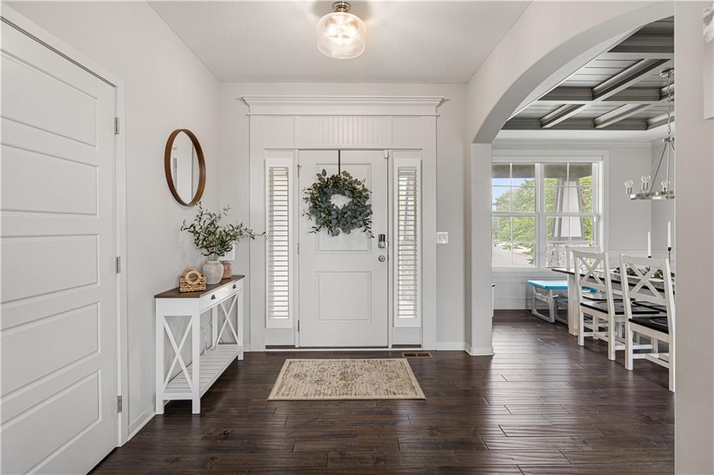 9196 Green Road Lenexa, KS 66227 - Photo 3 of 56