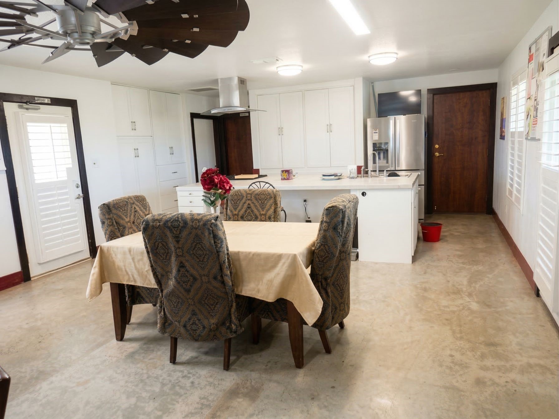 142 Zimmerhanzel Road Flatonia, TX 78941 - Photo 11 of 19 a living room with furniture and a dining table with kitchen appliances