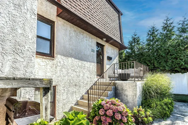 $579,000 | 136 Albany Boulevard, Unit 17E, Atlantic Beach, NY 11509