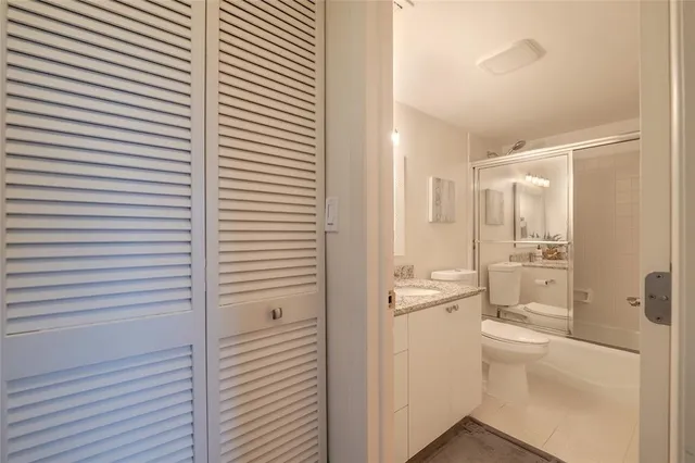 $158,000 | 3930 Inverrary Boulevard, Unit 703D, Lauderhill, FL 33319