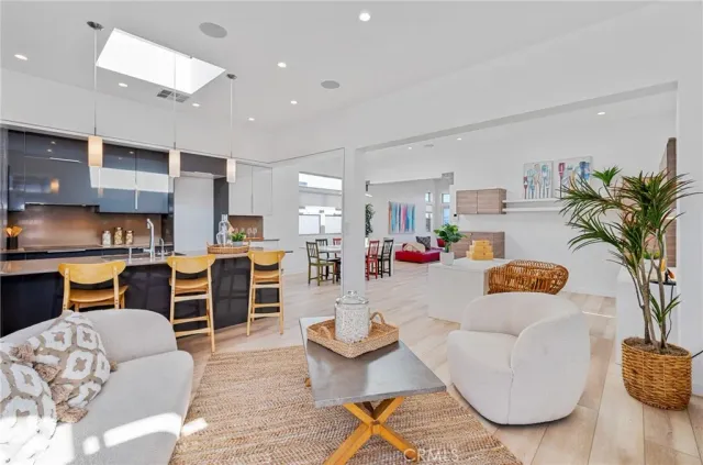 $1,700,000 | 726 West 37th Street, San Pedro, CA 90731