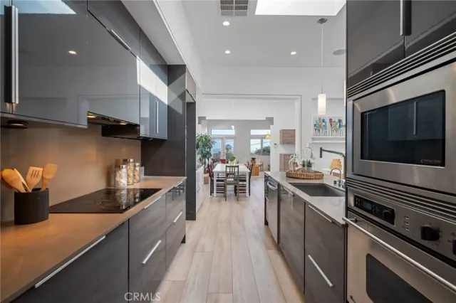 $1,700,000 | 726 West 37th Street, San Pedro, CA 90731