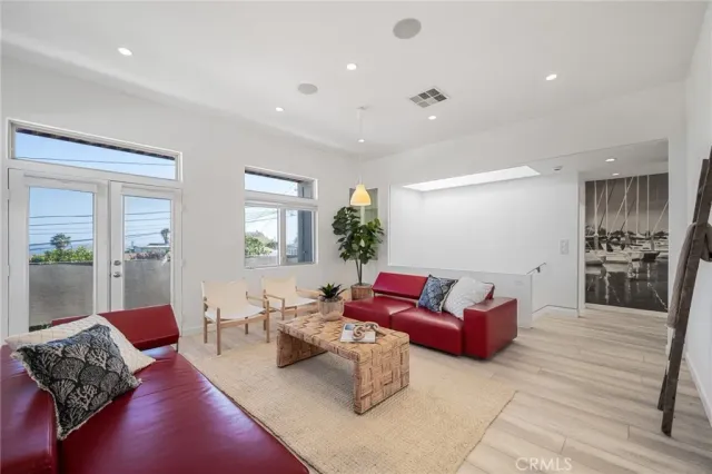 $1,700,000 | 726 West 37th Street, San Pedro, CA 90731