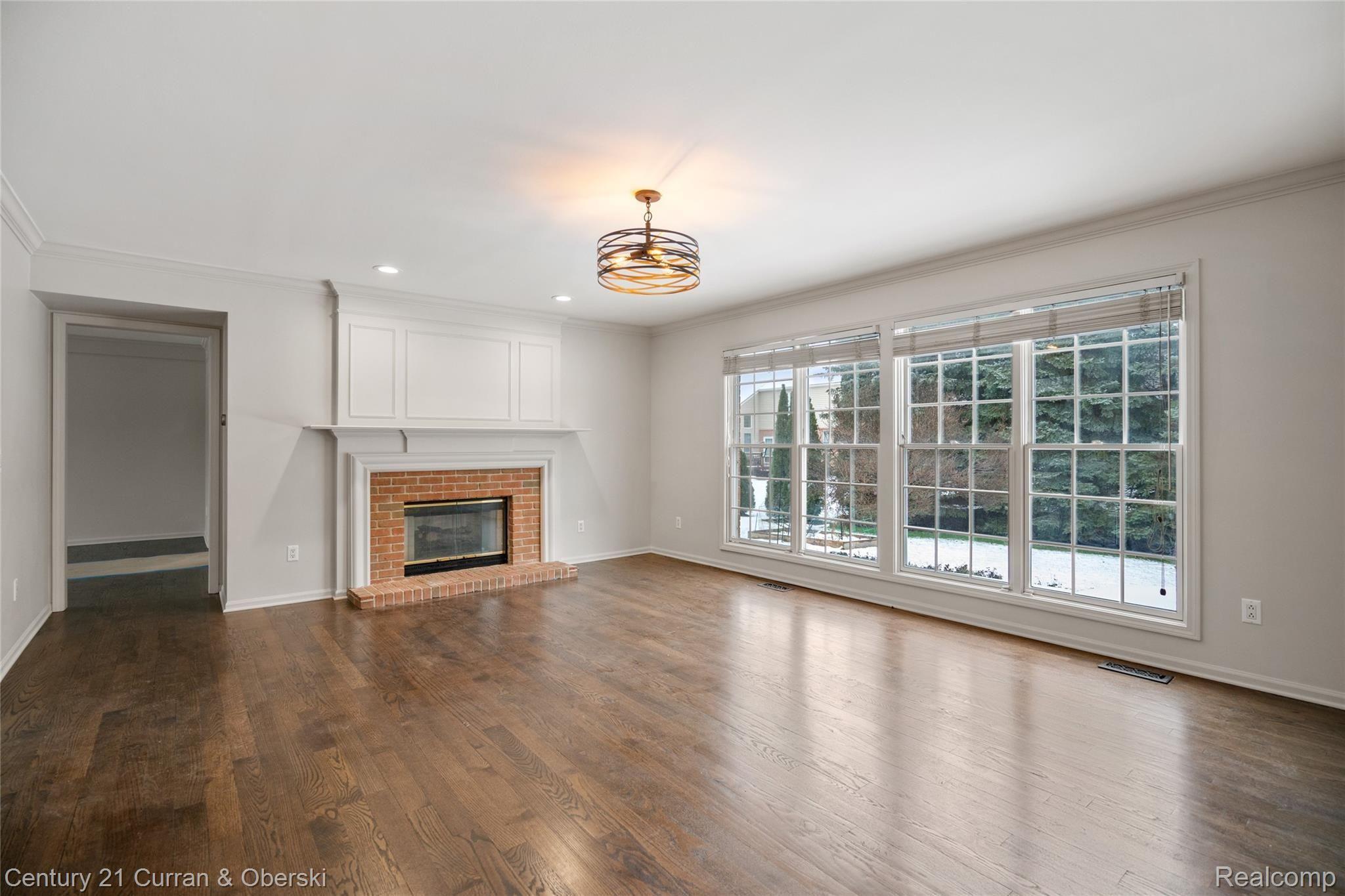863 Loggers Circle Rochester, MI 48307 - Photo 9 of 47 Loggers-9.jpg