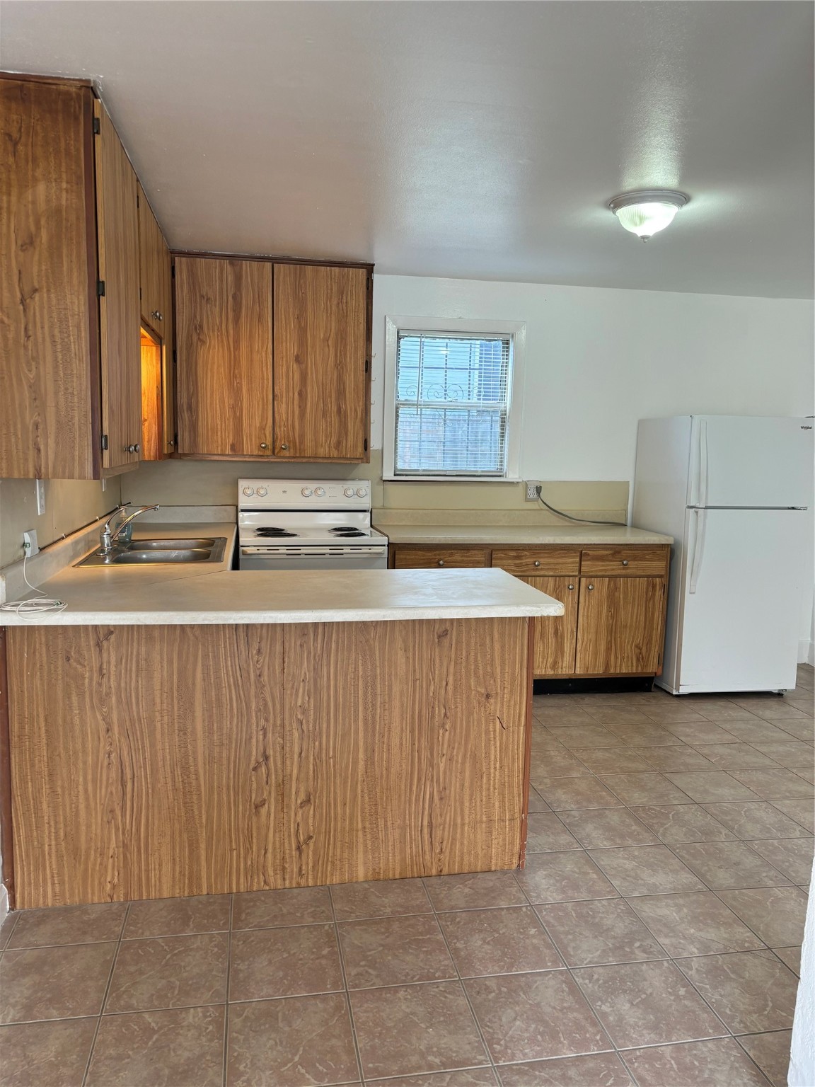 2725 Rutland Street Houston, TX 77008 - Photo 5 of 9