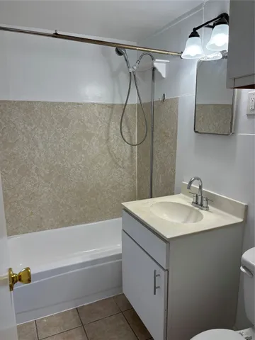 $950 | 2725 Rutland Street, Houston, TX 77008