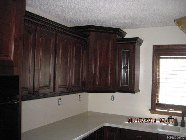 38535 Van Born Road Romulus, MI 48174 - Photo 10 of 27 010.JPG