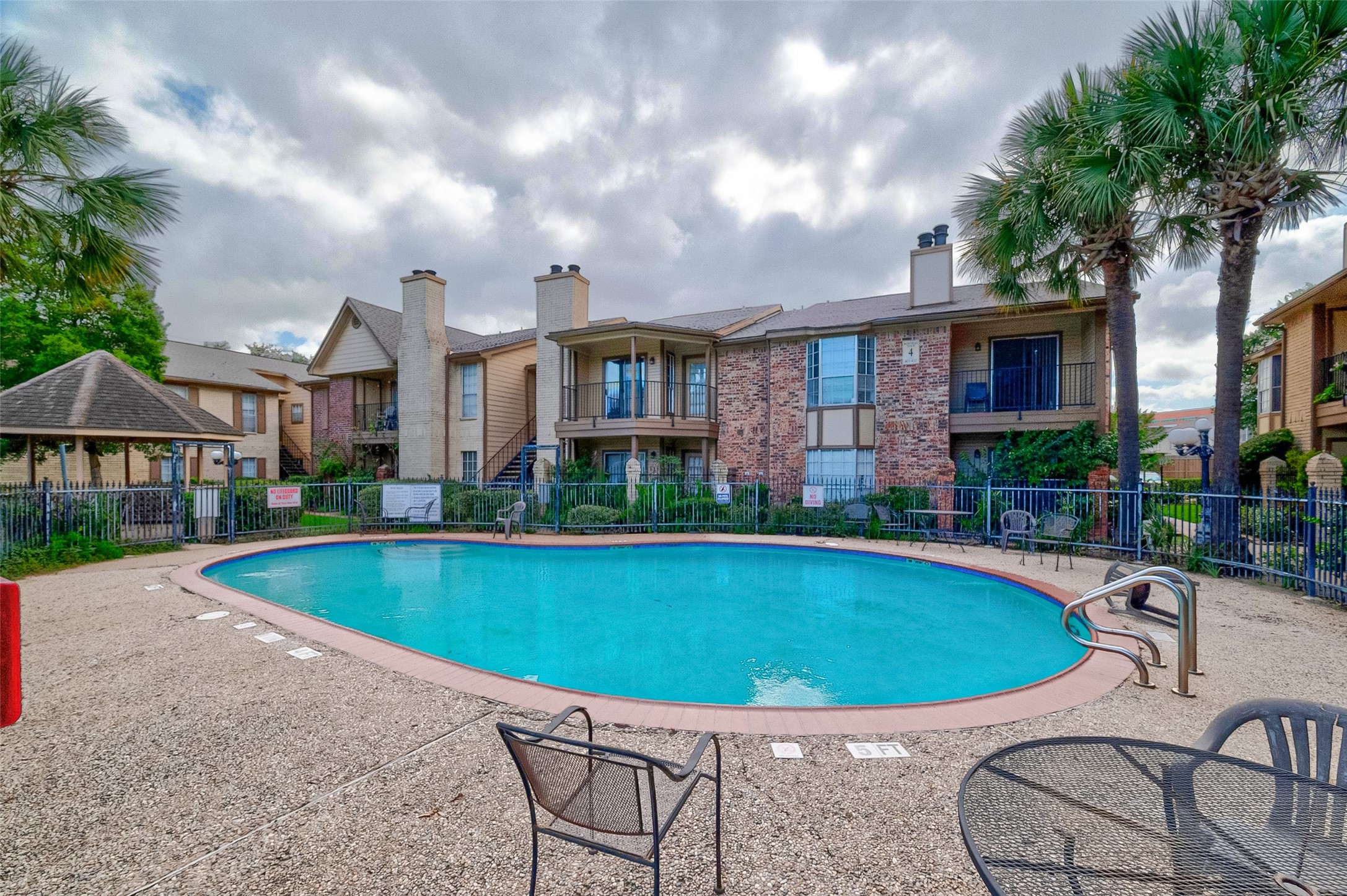 2121 Hepburn Street, Unit 1106 Houston, TX 77054 - Photo 32 of 33 Unit is conveniently close to the pool