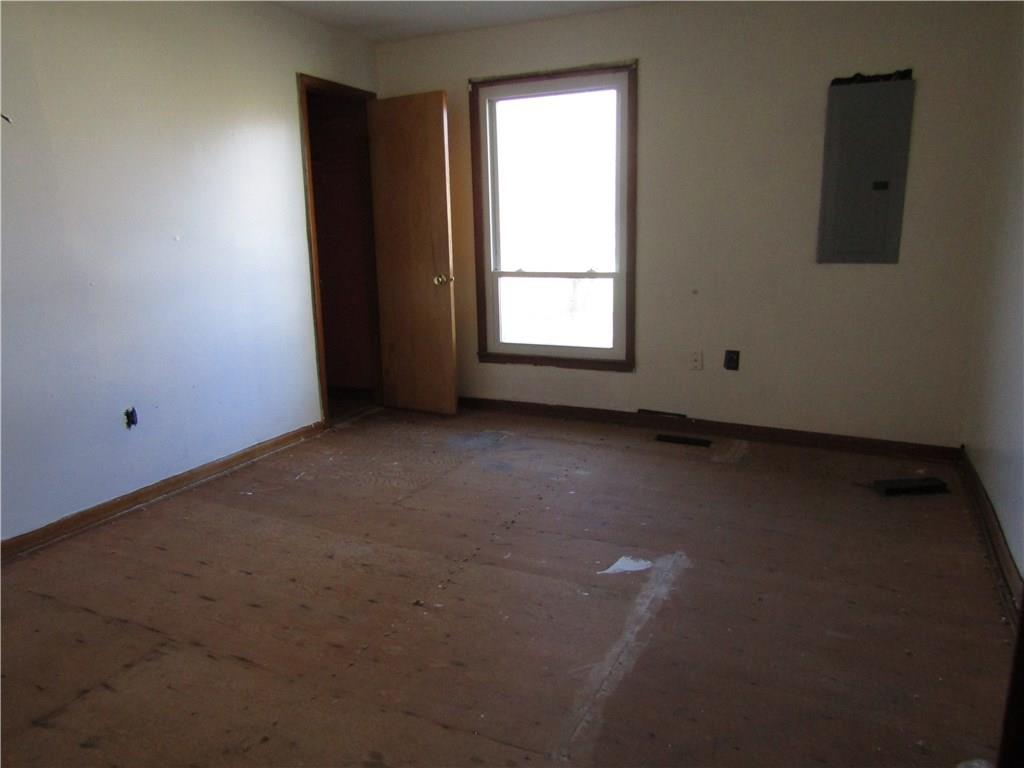 1275 Jonesville Road Columbus, IN 47201 - Photo 8 of 12 Gallery Image 8
