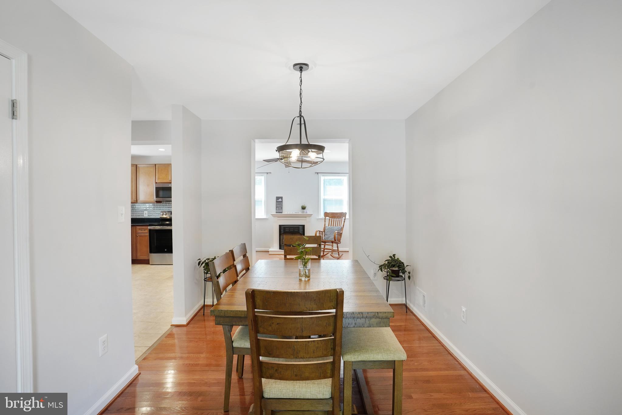 3908 Egan Drive Fairfax, VA 22030 - Photo 4 of 38