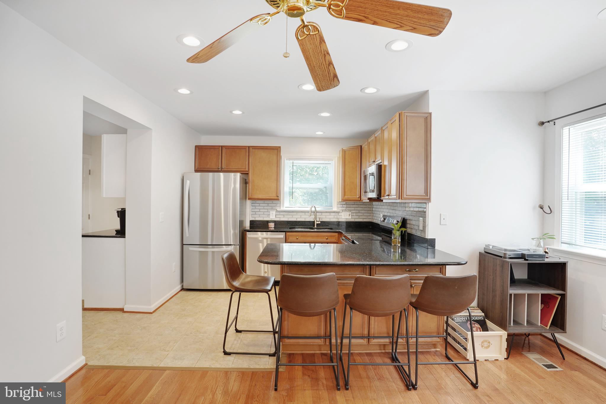 3908 Egan Drive Fairfax, VA 22030 - Photo 8 of 38