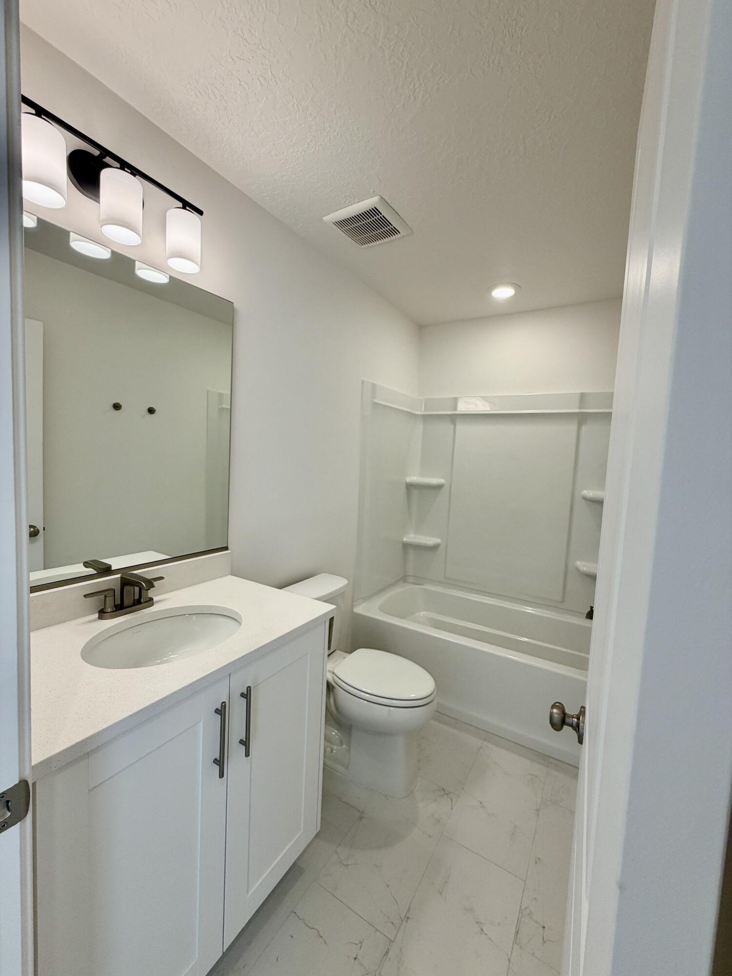 517 West Olive Lane St. George, UT 84790 - Photo 16 of 29 Full Bathroom