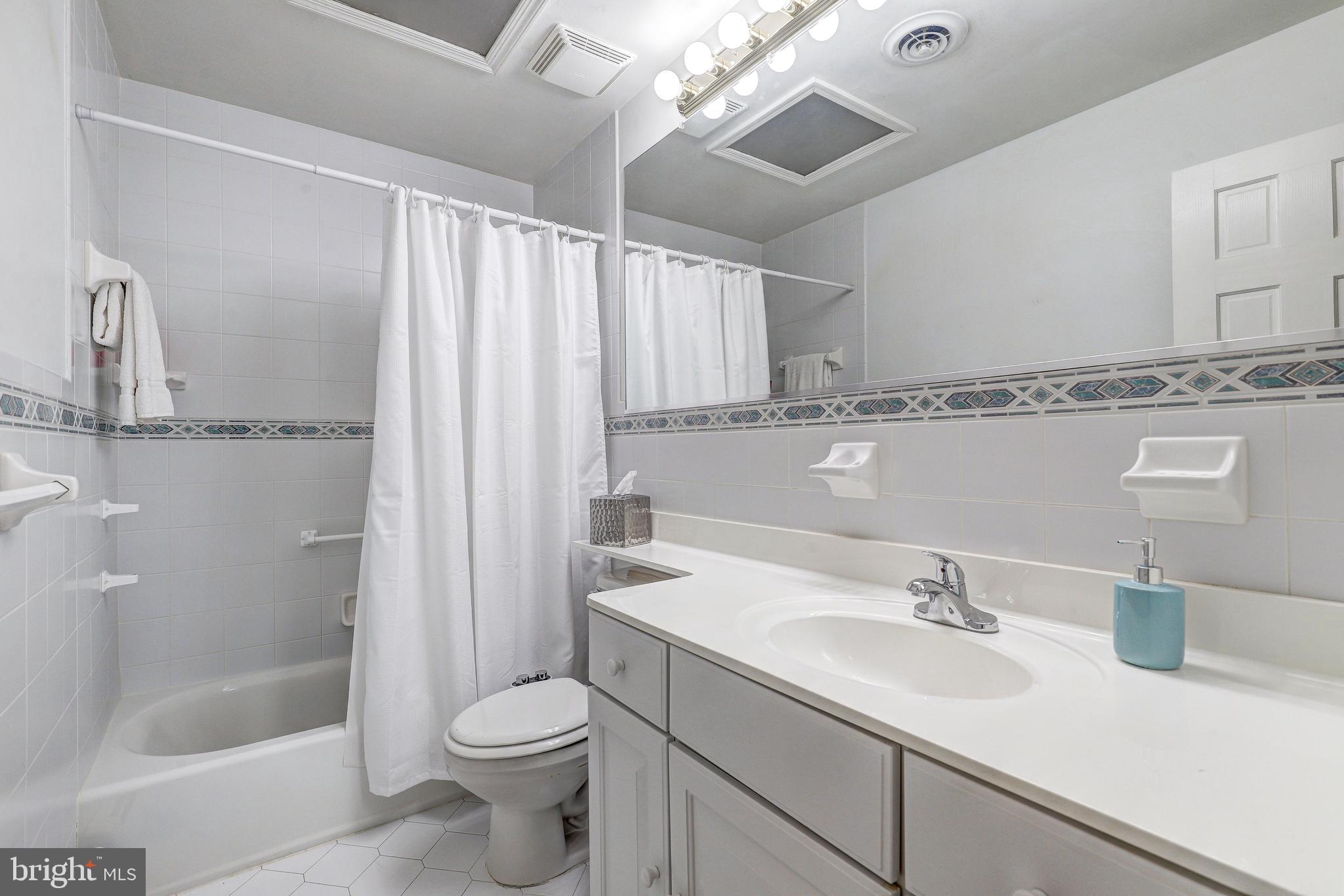 225 Treherne Road Lutherville-Timonium, MD 21093 - Photo 28 of 38 Hall Bath