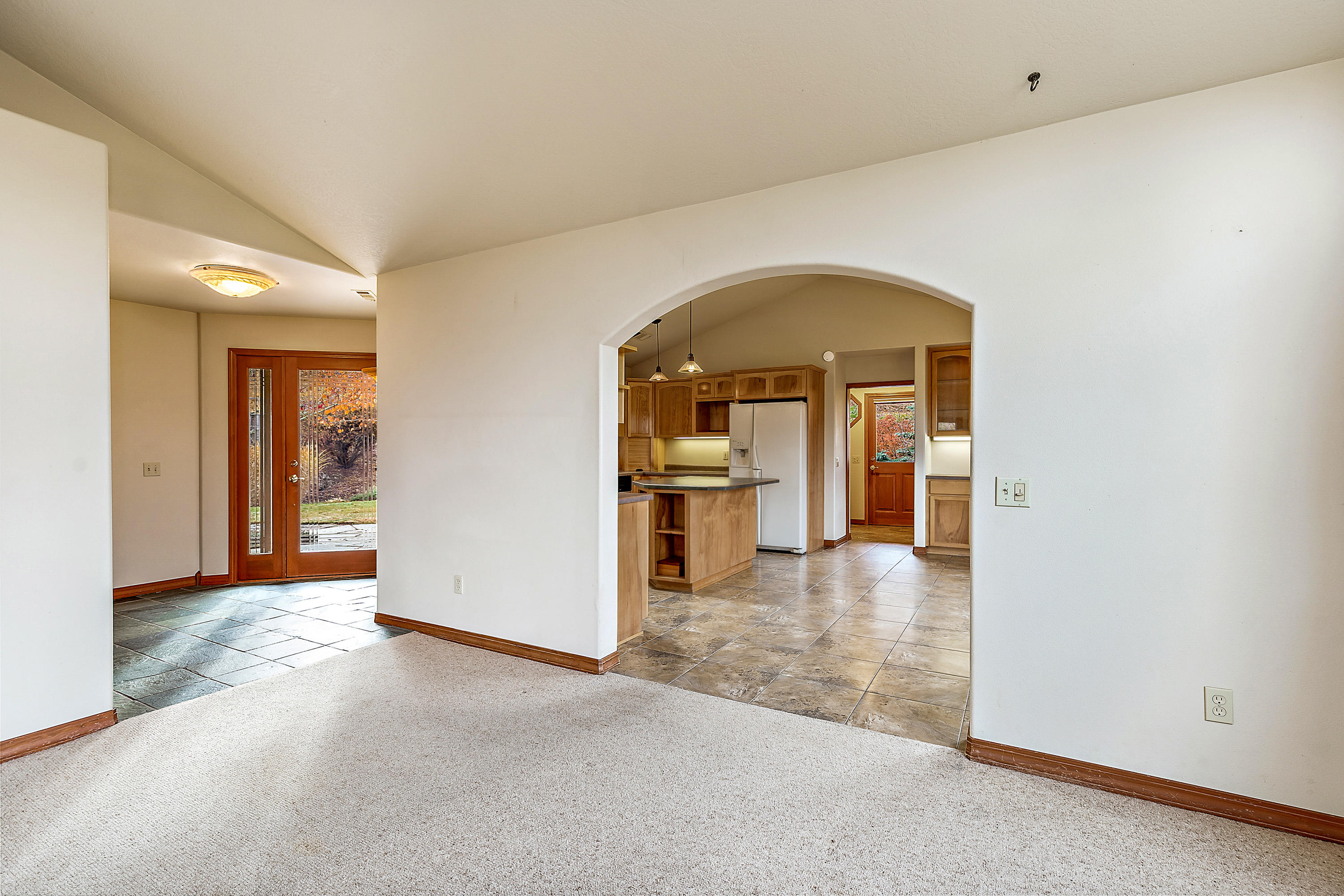 2543 Pioneer Road Talent, OR 97540 - Photo 6 of 45 38_PR_38