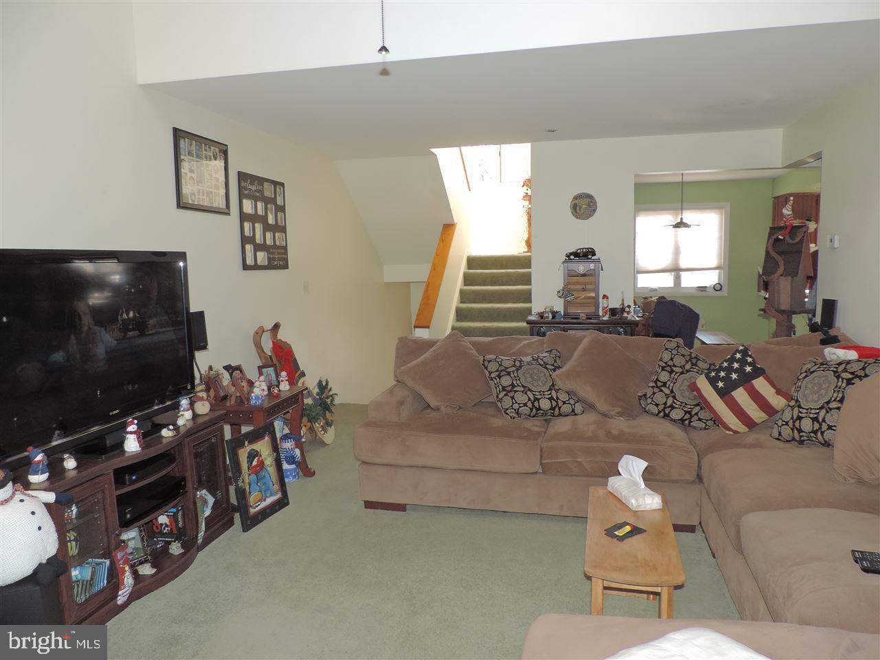 60 Greenleaf Road York, PA 17406 - Photo 4 of 9 Gallery Image 4