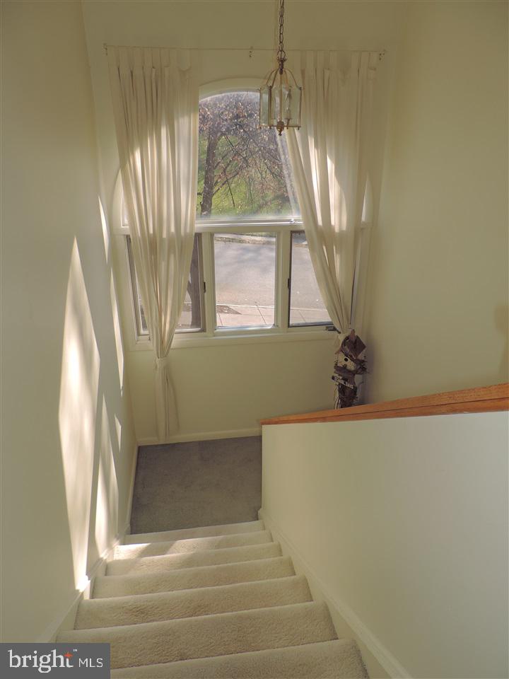 60 Greenleaf Road York, PA 17406 - Photo 5 of 9 Gallery Image 5
