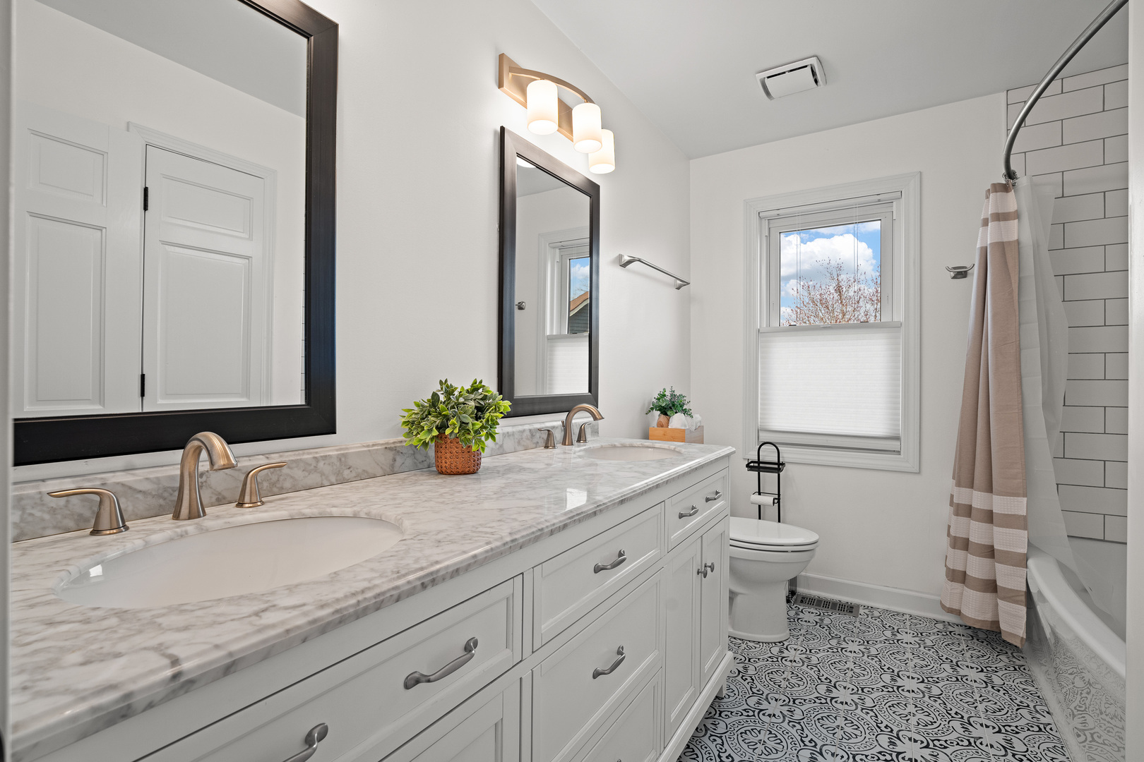 2791 Spinner Court Naperville, IL 60565 - Photo 26 of 39