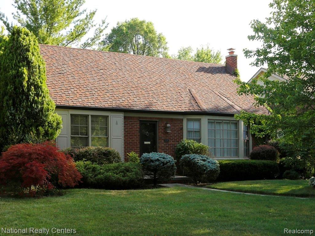 17370 Beverly Road Franklin, MI 48025 - Photo 1 of 17 Front View