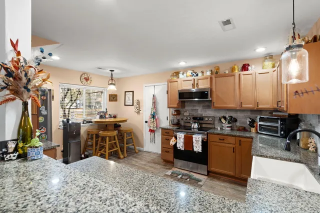 $359,900 | 133 Bridgecreek Drive, Goose Creek, SC 29445