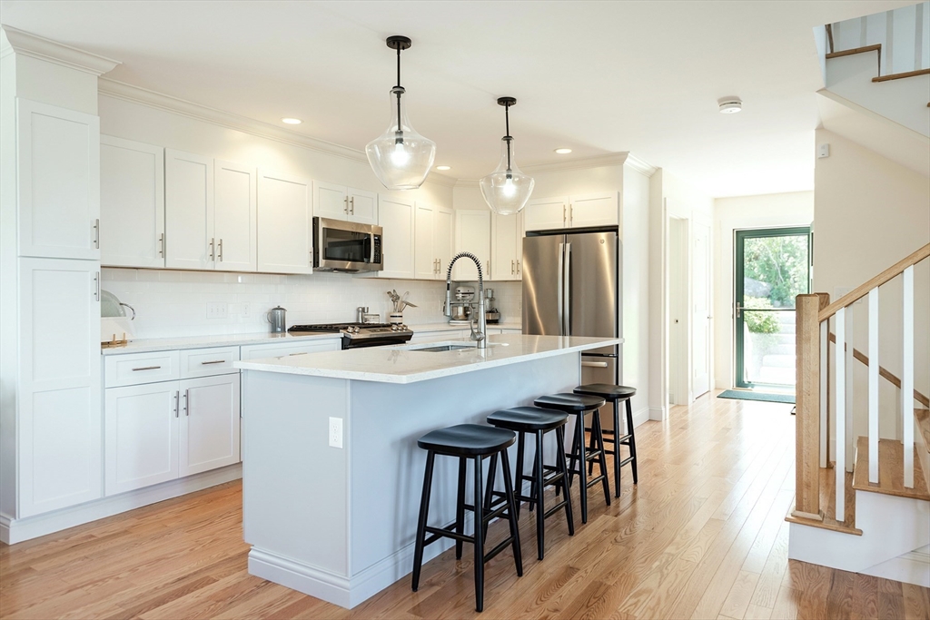 41 Cliff Road, Unit A Gloucester, MA 01930 - Photo 4 of 22