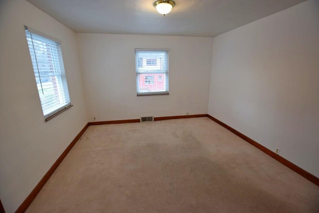 211 North Pendleton Avenue Pendleton, IN 46064 - Photo 14 of 27