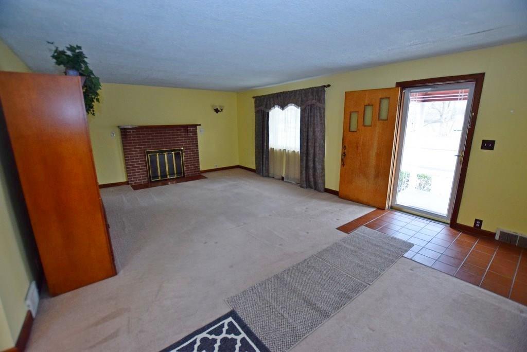 211 North Pendleton Avenue Pendleton, IN 46064 - Photo 6 of 27