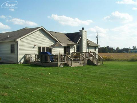 1483 North Morrish Road Flint, MI 48532 - Photo 8 of 21 20195998-7.JPG
