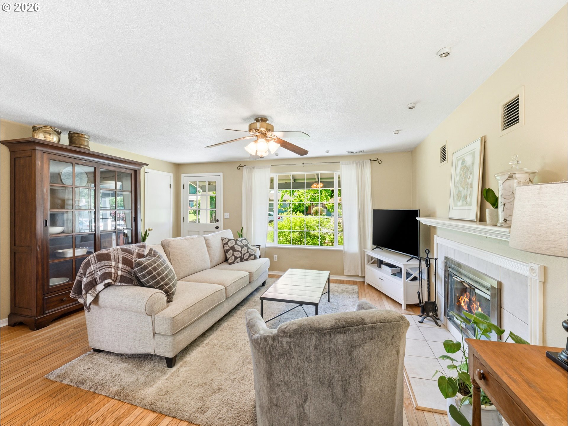 13467 Southwest Devonshire Drive Beaverton, OR 97005 - Photo 6 of 37 Living Room