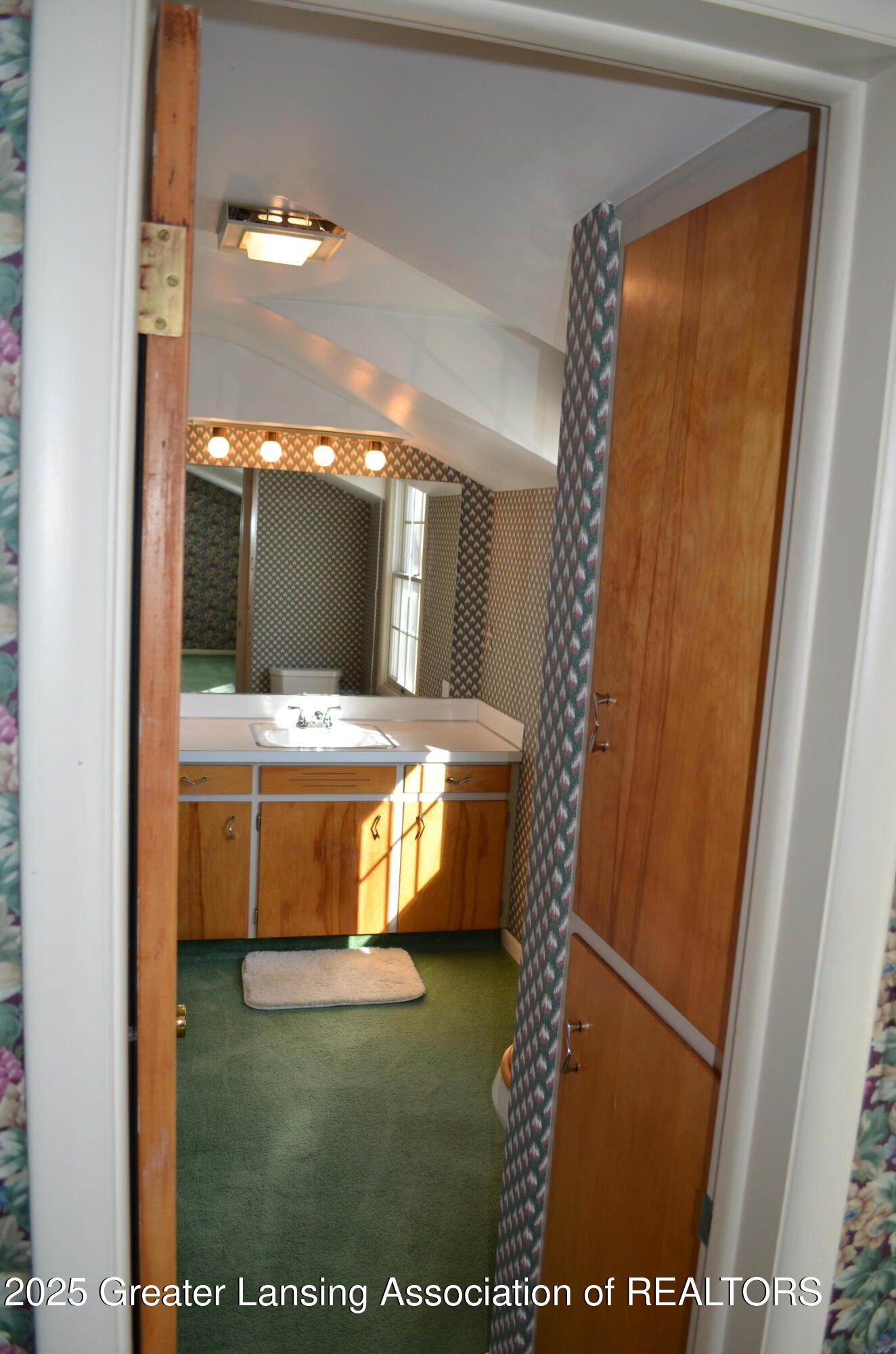 2414 Hampshire Road Lansing, MI 48911 - Photo 16 of 48 DSC_0084