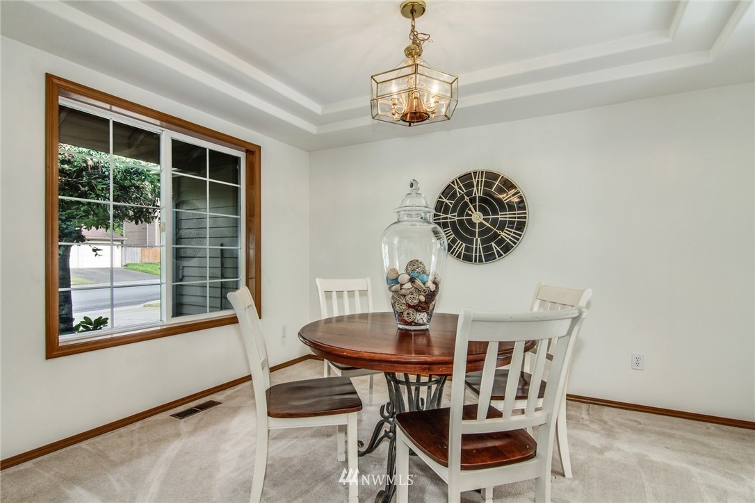 1602 Field Avenue Northeast Renton, WA 98059 - Photo 6 of 23