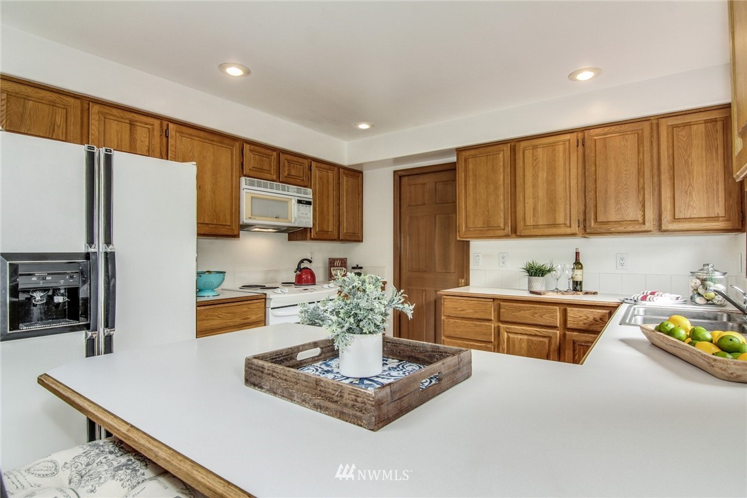 1602 Field Avenue Northeast Renton, WA 98059 - Photo 10 of 23