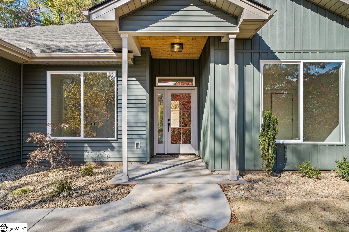 33 Wrenn Road Taylors, SC 29687 - Photo 2 of 26 Gallery Image 2