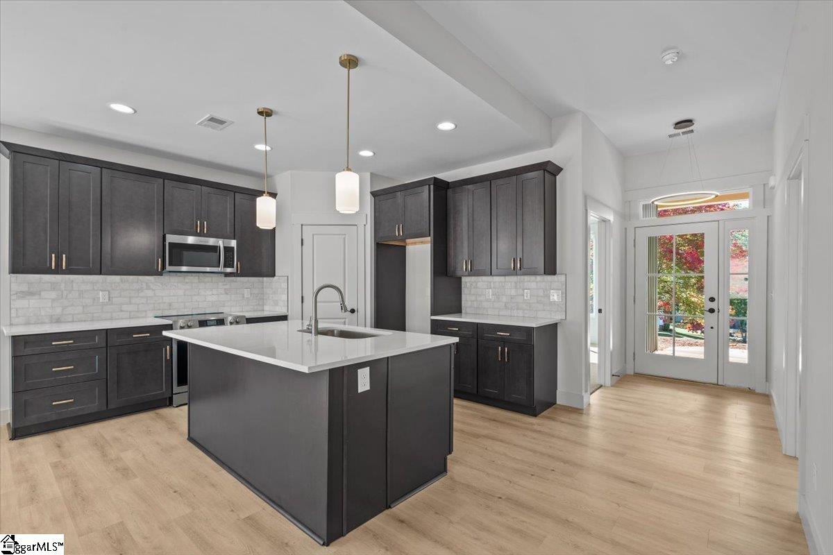 33 Wrenn Road Taylors, SC 29687 - Photo 4 of 26 Gallery Image 4