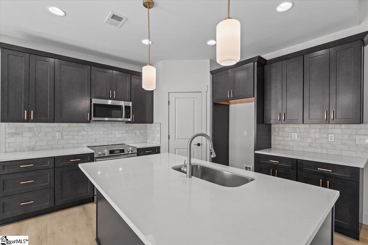 33 Wrenn Road Taylors, SC 29687 - Photo 8 of 26 Gallery Image 8