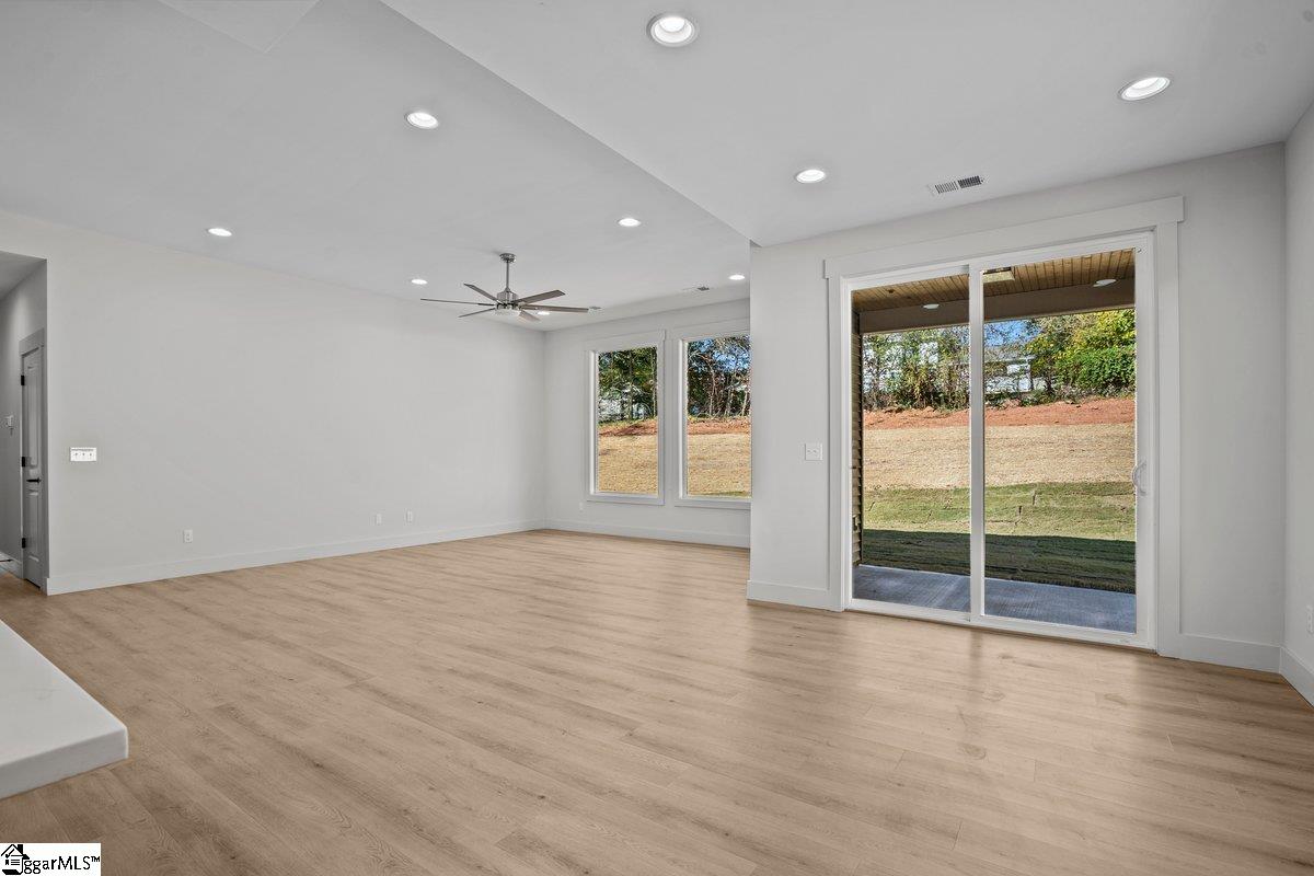 33 Wrenn Road Taylors, SC 29687 - Photo 10 of 26 Gallery Image 10